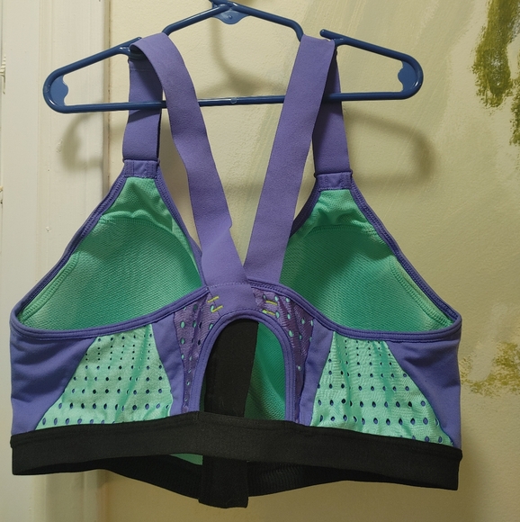 Victoria's Secret Incredible Front Closure Sport Bra - Picture 3 of 3
